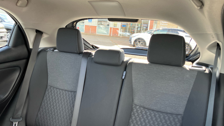 Toyota Yaris 1.5 Hybrid Design 5dr CVT Hybrid Hatchback